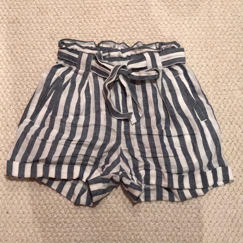 Vertical Striped Linen Drawstring Shorts